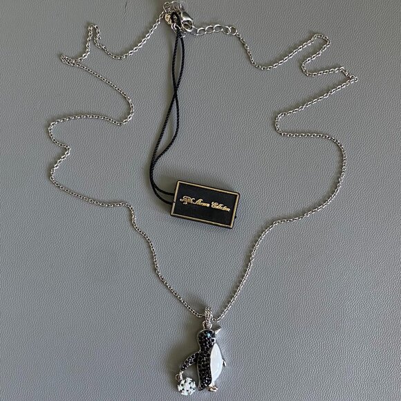 Mr Penguin Snowflake Crystal Fifth Avenue Necklace NWT - Picture 3 of 7